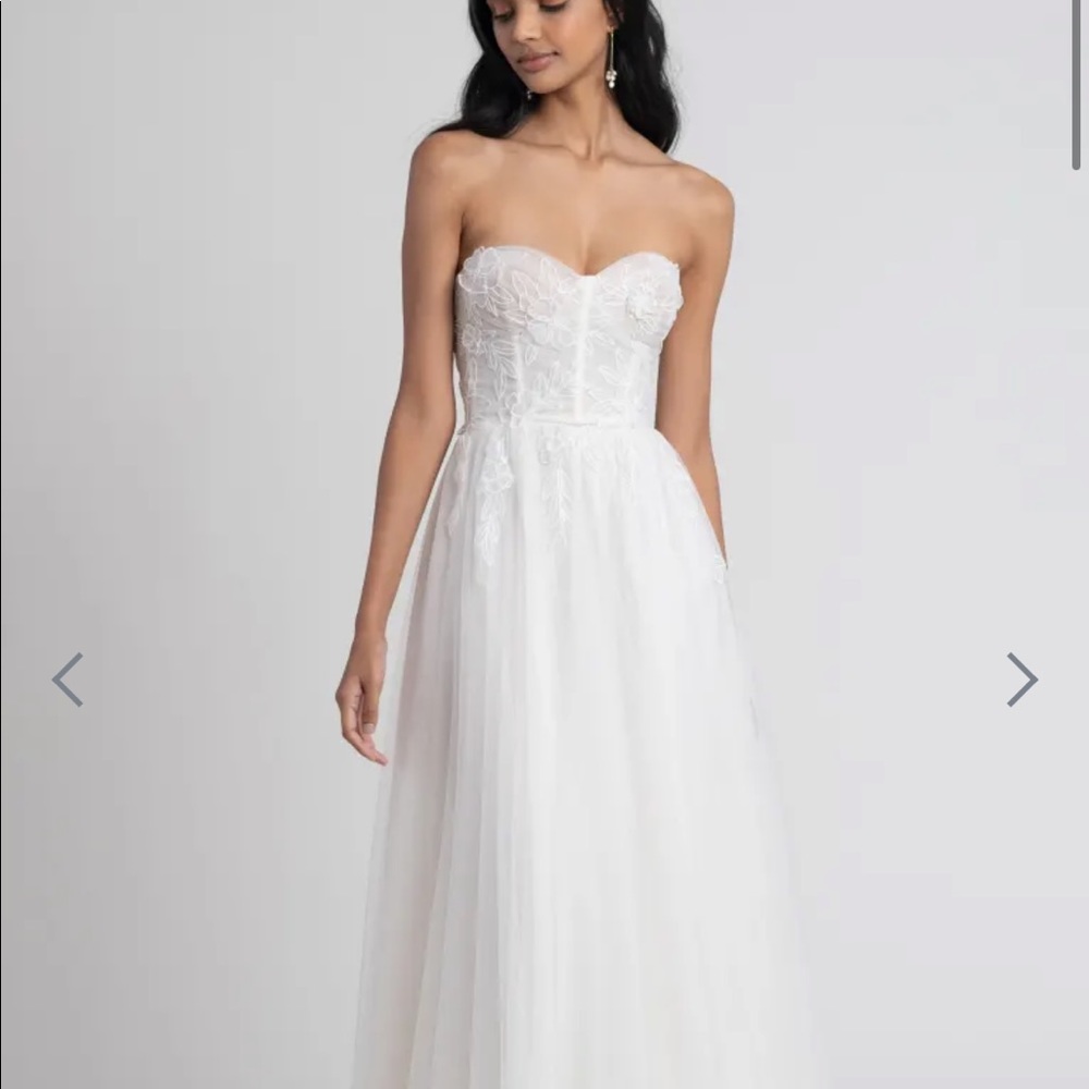 Brand new Jenny Yoo Jessilyn with appliqué size 0 gown.